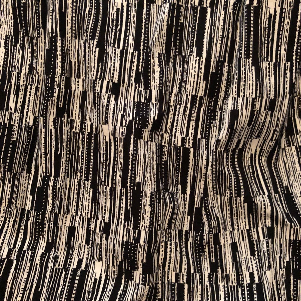 Black & White Lularoe Large Michael